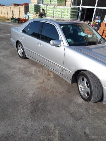 Mercedes E 220 2001, 240,000 km - 2.2 л - Bakı
