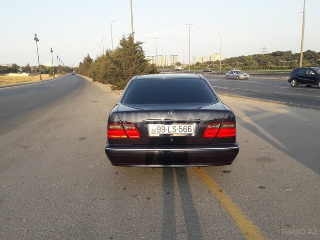 Mercedes E 240 1999, 260,000 km - 2.6 л - Bakı