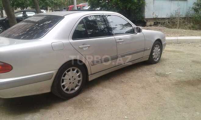 Mercedes E 280 2000, 218,000 km - 2.8 l - Bakı