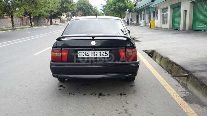 Opel Vectra 1994, 385,000 km - 1.6 l - Qax