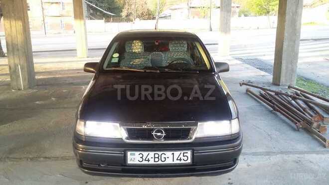 Opel Vectra 1994, 385,000 km - 1.6 l - Qax
