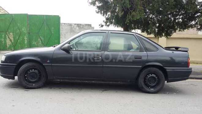 Opel Vectra 1994, 385,000 km - 1.6 l - Qax