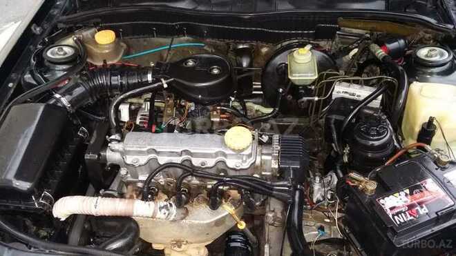 Opel Vectra 1994, 385,000 km - 1.6 l - Qax