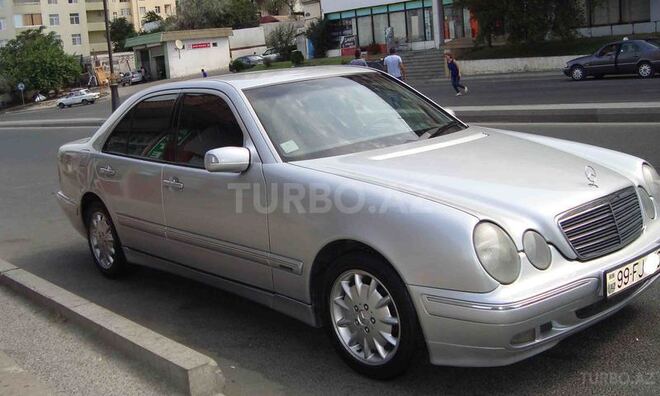 Mercedes E 220 1999, 370,000 km - 2.2 l - Bakı