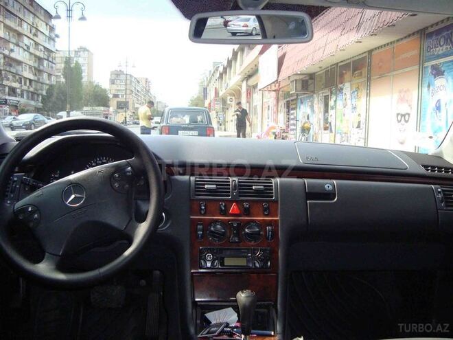 Mercedes E 220 1999, 370,000 km - 2.2 l - Bakı