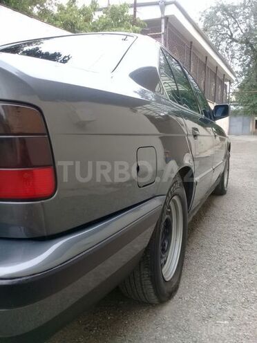 BMW 525 1988, 299,960 km - 2.5 l - Gəncə