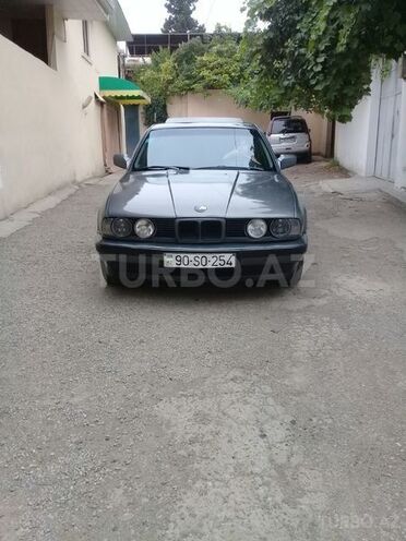 BMW 525 1988, 299,960 km - 2.5 l - Gəncə