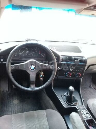 BMW 525 1988, 299,960 km - 2.5 l - Gəncə