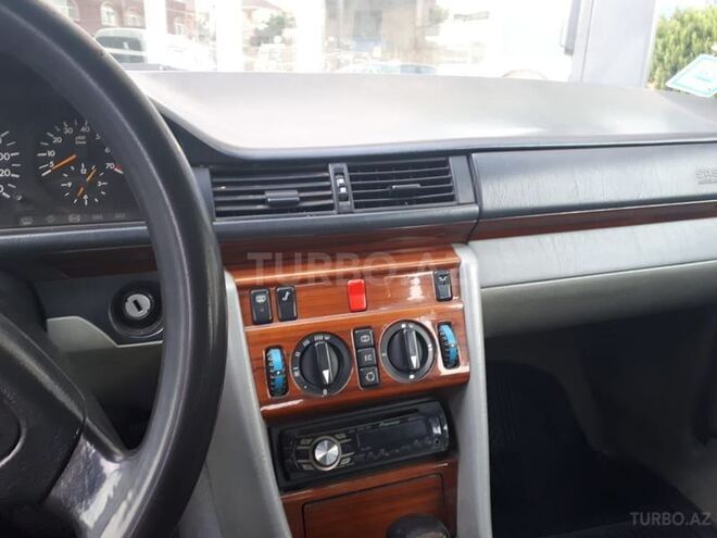 Mercedes E 220 1993, 419,000 km - 2.2 л - Bakı