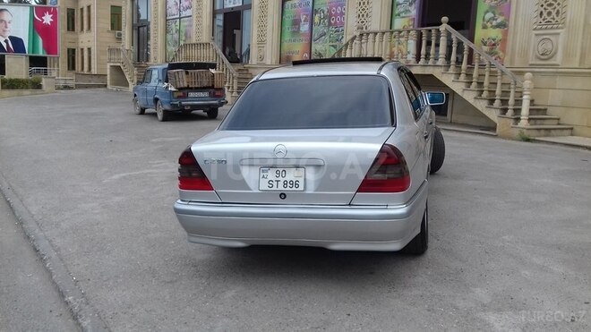Mercedes C 230 1999, 245,000 km - 2.3 l - Quba