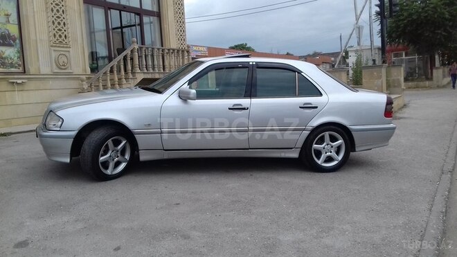Mercedes C 230 1999, 245,000 km - 2.3 l - Quba