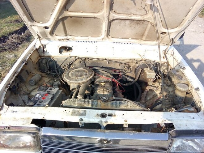 Isuzu  1986, 300,699 km - 2.2 l - Quba