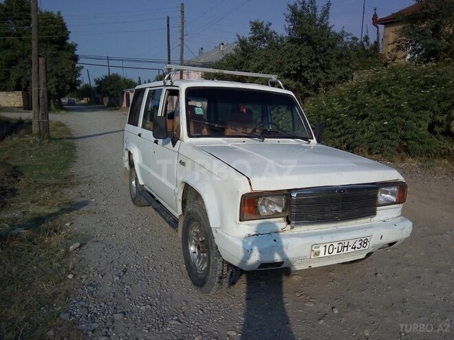Isuzu  1986, 300,699 km - 2.2 l - Quba