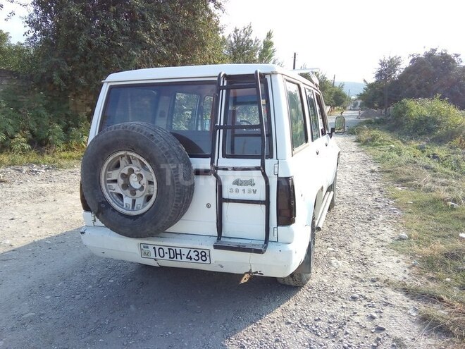 Isuzu  1986, 300,699 km - 2.2 l - Quba