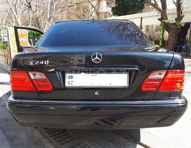 Mercedes E 240 1999, 250,000 km - 2.4 л - Bakı