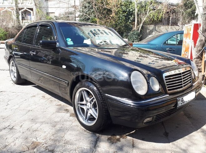 Mercedes E 240 1999, 250,000 km - 2.4 л - Bakı