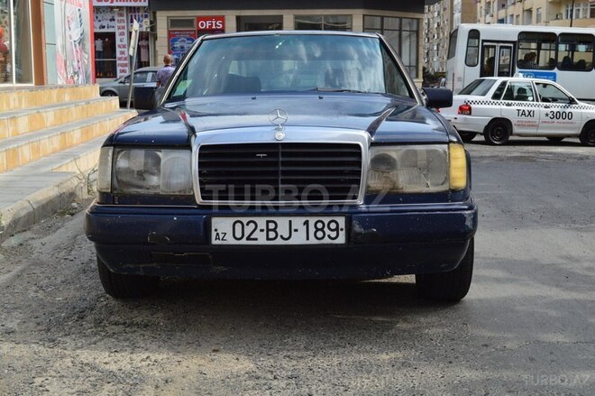 Mercedes E 250 1991, 270,000 km - 2.5 л - Bakı