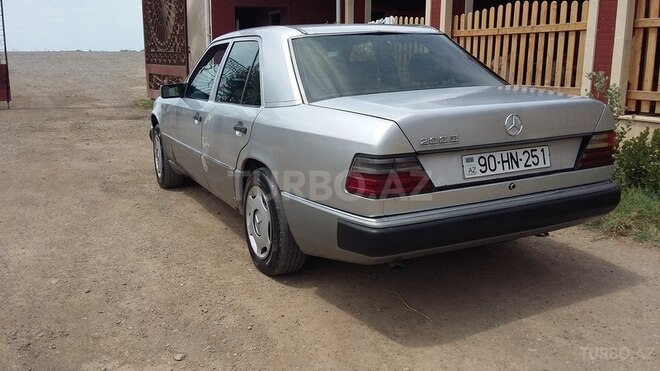 Mercedes E 200 1990, 483,655 km - 2.0 l - Cəlilabad