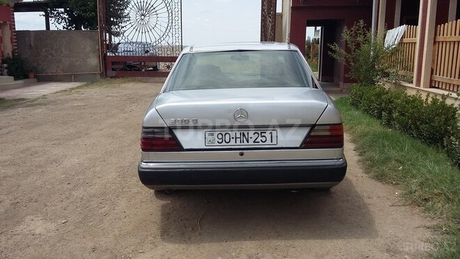 Mercedes E 200 1990, 483,655 km - 2.0 l - Cəlilabad