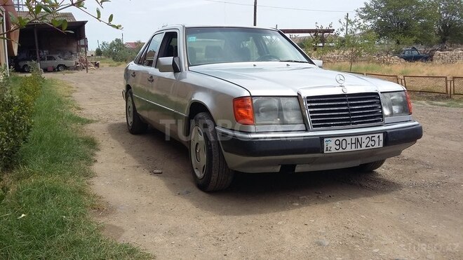 Mercedes E 200 1990, 483,655 km - 2.0 l - Cəlilabad