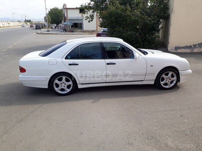 Mercedes E 200 1999, 195,000 km - 2.0 l - Gəncə