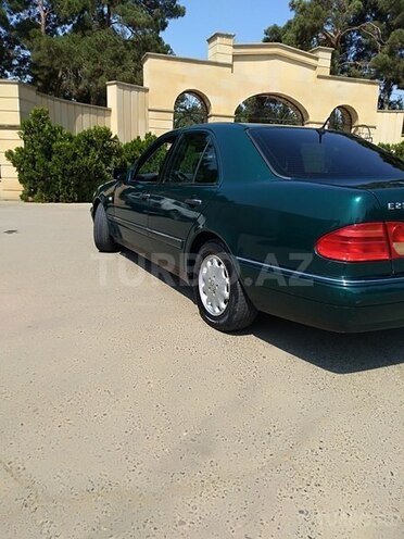 Mercedes E 230 1996, 311,000 km - 2.3 л - Biləsuvar