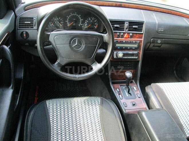 Mercedes C 220 1996, 245,000 km - 2.2 l - Bakı