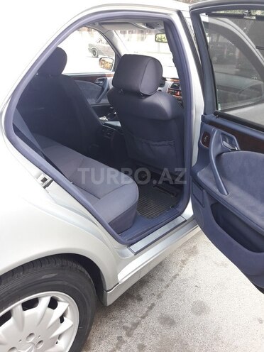 Mercedes E 240 1999, 229,000 km - 2.4 l - Bakı