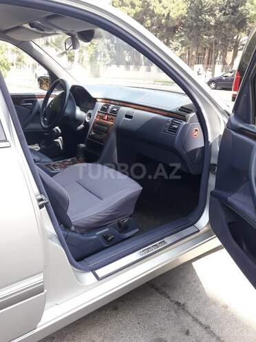Mercedes E 240 1999, 229,000 km - 2.4 l - Bakı