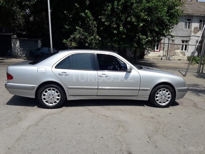 Mercedes E 240 1999, 229,000 km - 2.4 l - Bakı