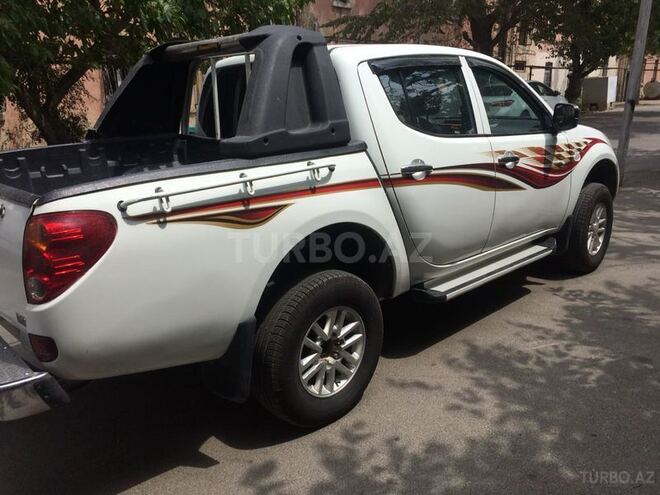 Mitsubishi L200 2012, 143,000 km - 2.5 л - Bakı