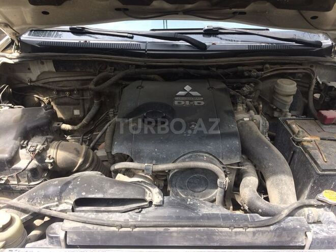 Mitsubishi L200 2012, 143,000 km - 2.5 л - Bakı