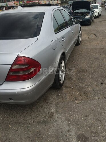 Mercedes E 220 2006, 303,000 km - 2.2 l - Bakı