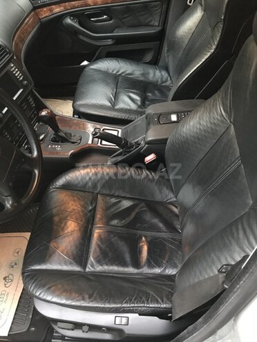 BMW 525 2001, 285,000 km - 2.5 l - Bakı