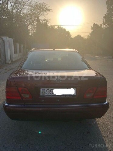 Mercedes E 220 1999, 259,464 km - 2.2 l - Bakı