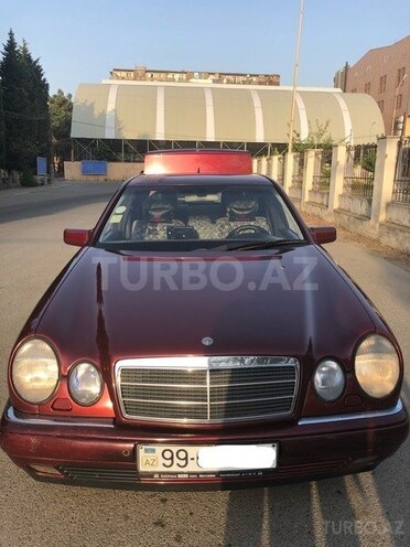 Mercedes E 220 1999, 259,464 km - 2.2 l - Bakı