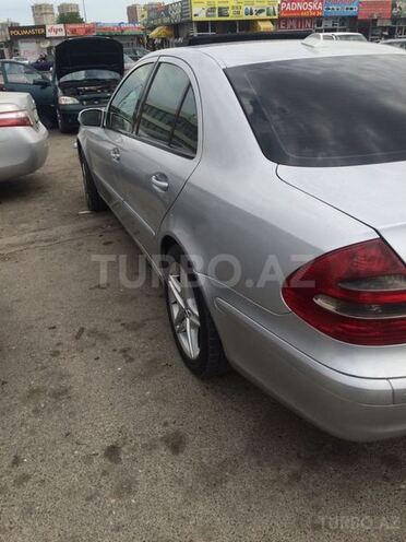 Mercedes E 220 2006, 303,000 km - 2.2 l - Bakı