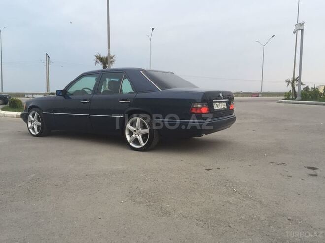 Mercedes E 280 1994, 200,000 km - 2.8 л - Salyan