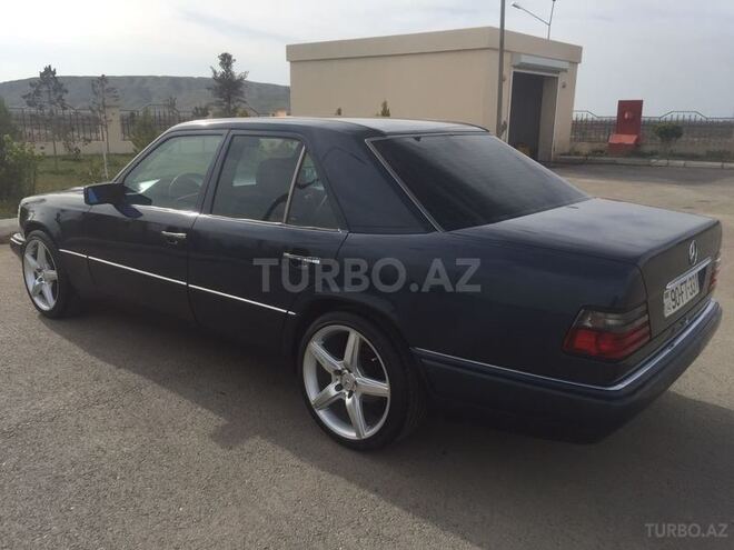 Mercedes E 280 1994, 200,000 km - 2.8 л - Salyan