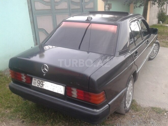 Mercedes 190 1991, 324,565 km - 1.8 l - Quba