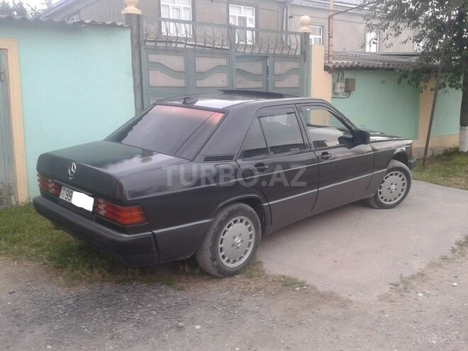 Mercedes 190 1991, 324,565 km - 1.8 l - Quba