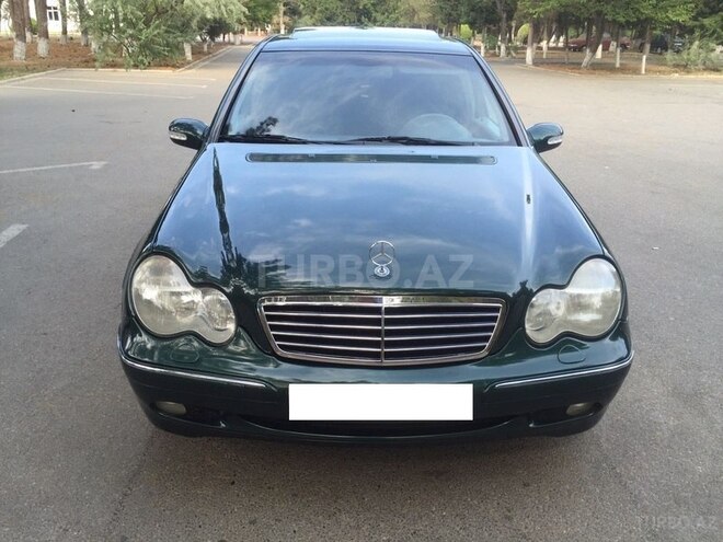 Mercedes C 230 2001, 206,000 km - 3.2 l - Sumqayıt