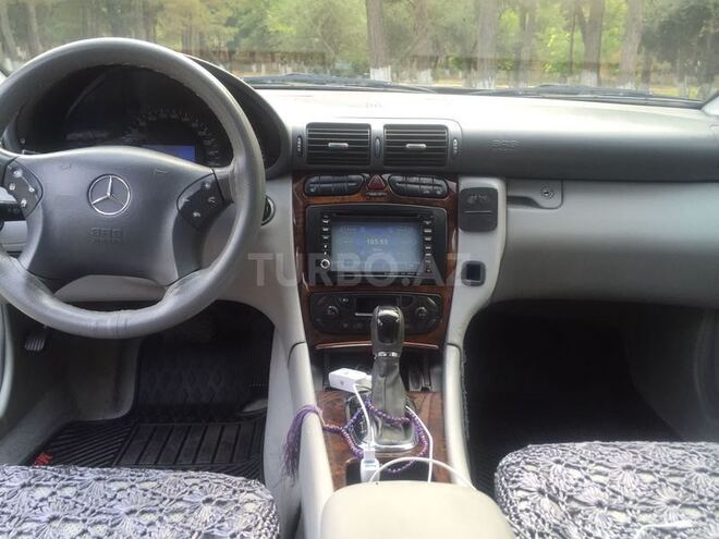 Mercedes C 230 2001, 206,000 km - 3.2 l - Sumqayıt