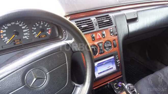 Mercedes E 230 1997, 334,500 km - 2.3 л - Bakı