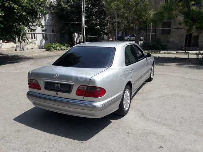 Mercedes E 240 1999, 230,000 km - 2.4 l - Bakı