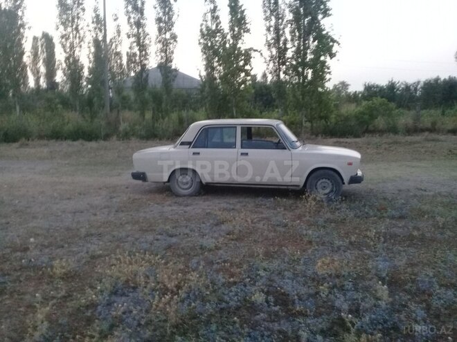 LADA (VAZ) 2105 1981, 656,320 km - 0.2 l - Xudat