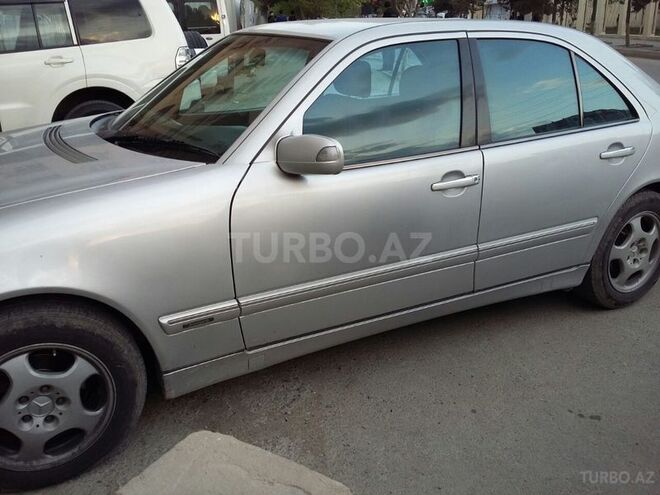 Mercedes E 220 2001, 374,000 km - 2.2 l - Xırdalan