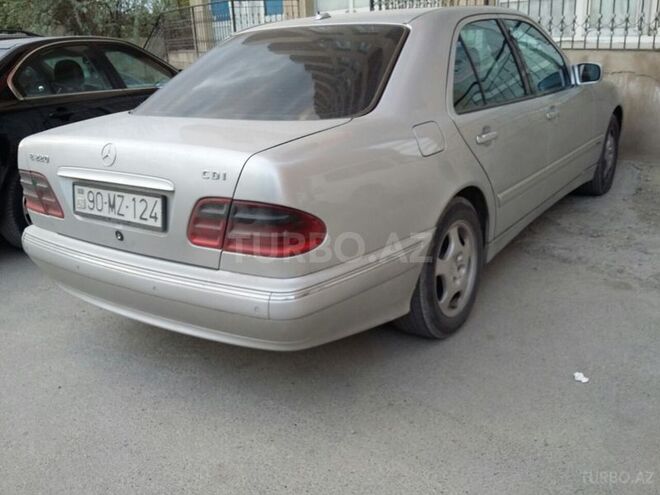 Mercedes E 220 2001, 374,000 km - 2.2 l - Xırdalan