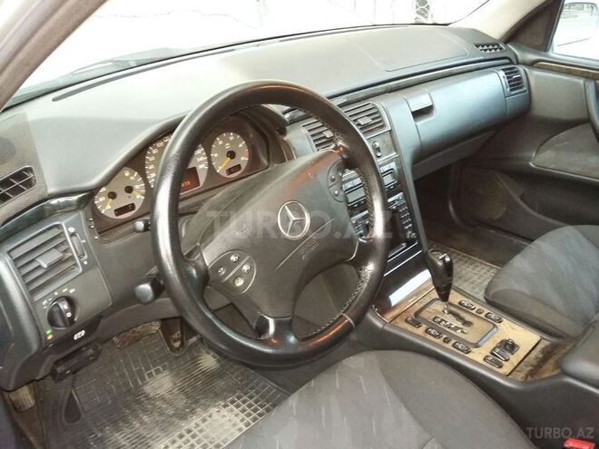 Mercedes E 220 2001, 374,000 km - 2.2 l - Xırdalan