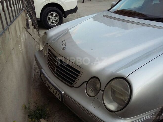 Mercedes E 220 2001, 374,000 km - 2.2 l - Xırdalan